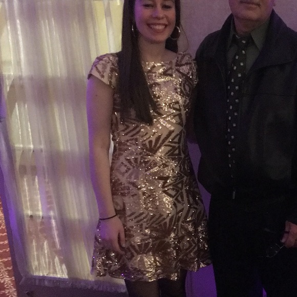 Gold sequin dress in size small. - Picture 3 of 7